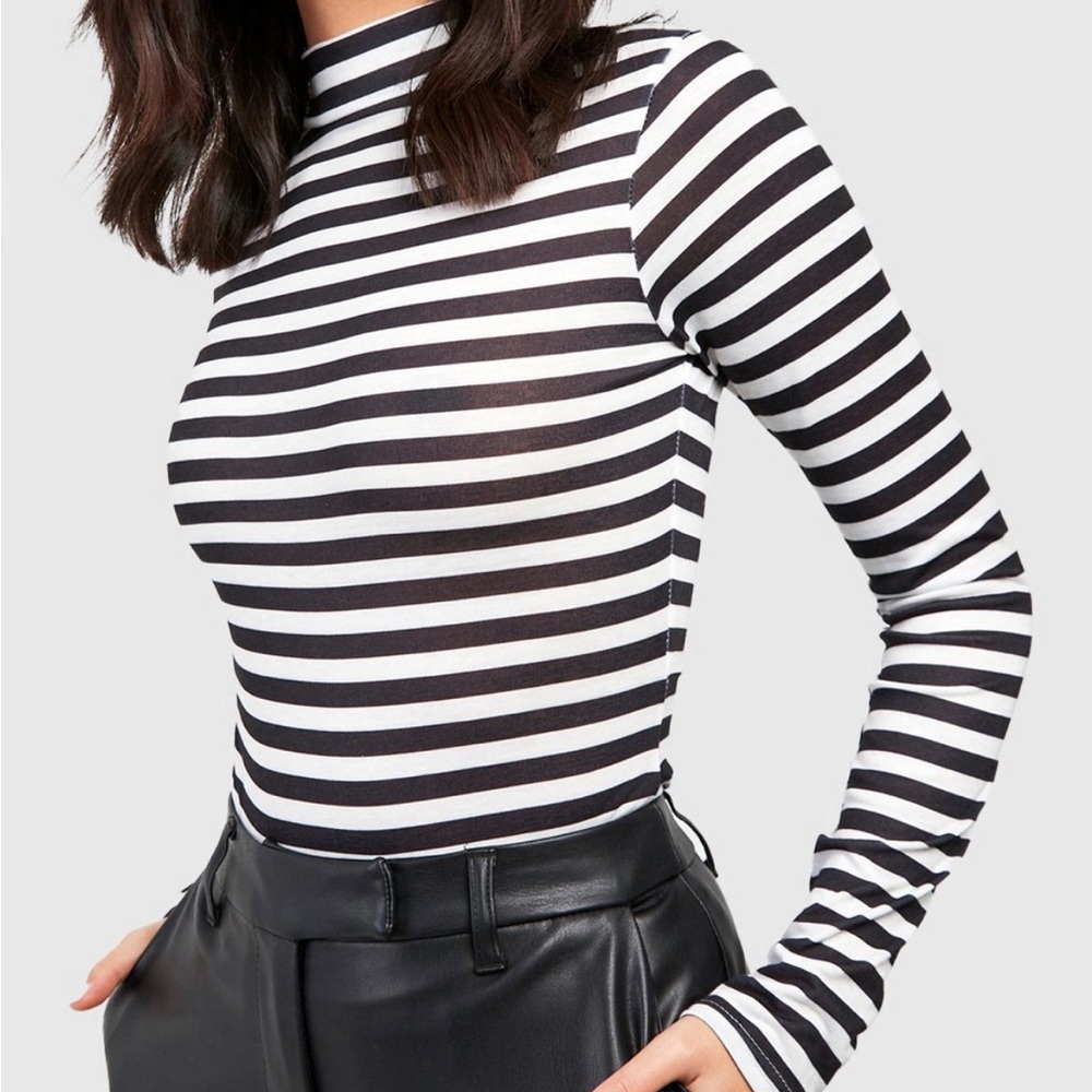 NET BOOHOO BLACK & WHITE STRIPPED MOCK NECK LONG SLEEVE SHIRT
